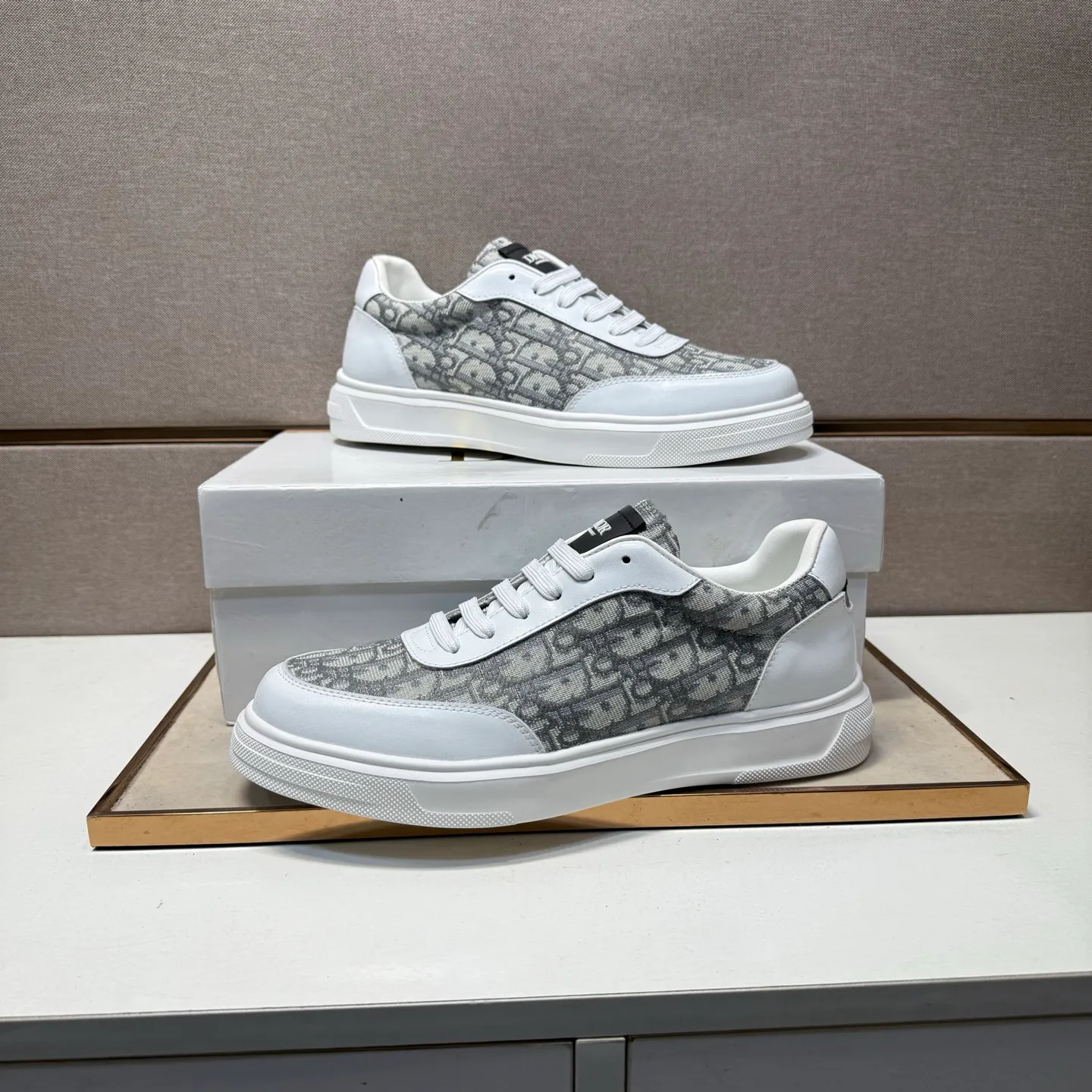 ⬛️Men's shoes 💰p400 [Dior~] Men's casual shoes 2025z cabinet sales simultaneously 🔶Size: 38-44#️⃣ 🔷3 colors🔜The upper is made of multi-material splicing ➕Genuine leather lining, comfortable and breathable, sole: original comfortable and wear-resistant outsole, ⚠️real thing📱photographed🎬real thing is better📢📢📢
